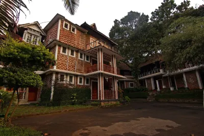 Hotel Ambadi