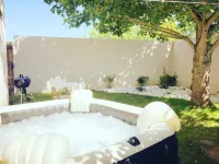 Estrella Avec Jardinet et Spa en Option