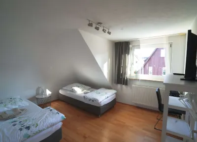 Fewo Reutlingen Heinestrasse Hotels in der Nähe von ALB-GOLD Naturgarten
