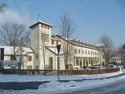 耶姆博公園飯店 Bismarckturm附近的飯店