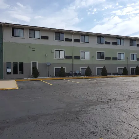 Super 8 by Wyndham Kansas City at Barry Road/Airport