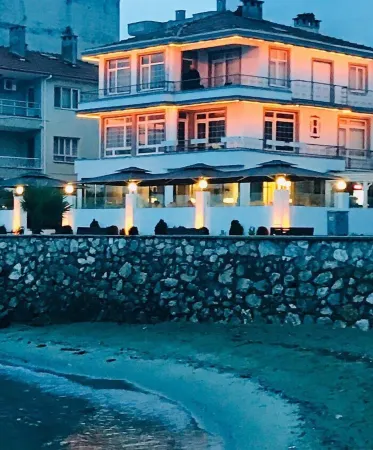 Yalı Bahçe Otel Mudanya Отели рядом с достопримечательностью «Mudanya Yunus Aniti»