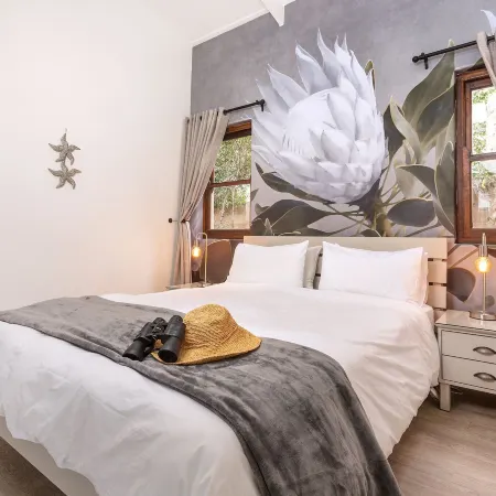 Sixteen Guesthouse on Main