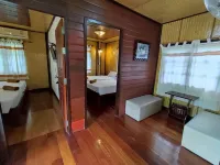 Baansuan Lychee Maeklong Resort Ampawa Hotels near Bang Kung Camp Zoo