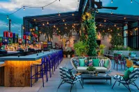 Moxy NYC East Village - Bar