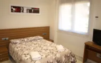 Aparthotel del Golf Hotels near Torrent de Can Belasc