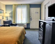 Quality Inn - parking