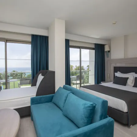 Falcon Hotel