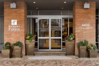 Holiday Inn Express Vancouver-Metrotown (Burnaby) Hotels near British Columbia Institute of Technology