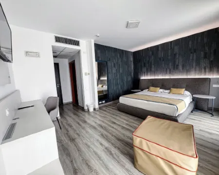 地中海飯店及會議中心 薩萊諾住宿飯店