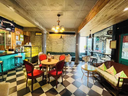 Lenoi Buri Отели рядом с достопримечательностью «Wat Pradu Riang School»