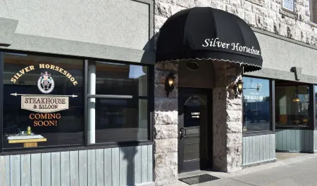 Silver Horseshoe Inn
