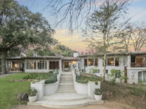 Amberhall Guesthouse โรงแรมในแรนด์เบิร์ก