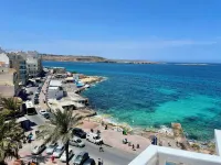 Bugibba Square Seafront Apartments by Holi Hôtels à : Buġibba