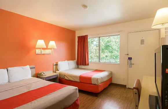 拉勒米6號汽車旅館