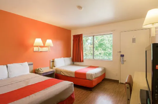 모텔 6 래러미, 와이오밍  호텔