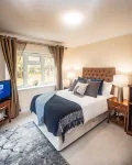 Trivelles Waterhall Country Gatwick Hotel & Airport Parking Hotel dekat Crawley Railway Station