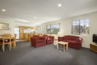 Quest Trinity House Hotels in New Town