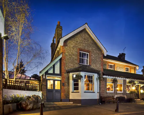The Victoria Hotels near Mortlake