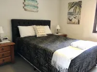 Burleigh Palms Holiday Apartments Hotel di Burleigh Heads