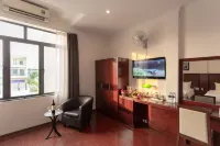 The Melbourne Hotel Hotels in Ninh Tiến