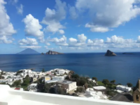 Casa del Prete Con Terrazzo Vista Mare Hotéis em Panarea