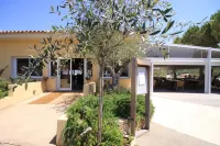 Résidence & Hotel U Livanti Ecolabel Các khách sạn gần Centre Equestre de Propriano - Poney Club L' Hacienda
