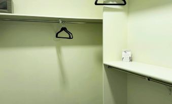 2br SLC DT Relaxing Apt King bed - 0221f12000l0zykq72171 R 339 206 R5 D