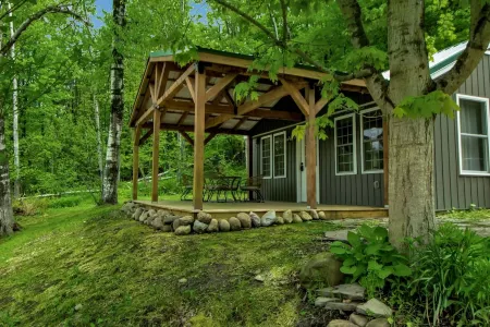 Romantic Getaway in Ellicottville Close to Everything!