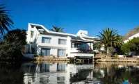 Admiralty Bed & Breakfast Hotels in Lakeside