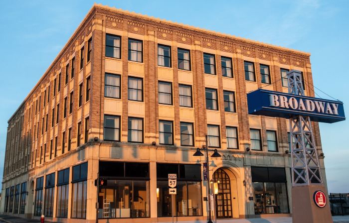 Ariel Broadway Hotel