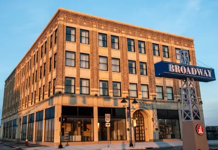 Ariel Broadway Hotel Отели рядом с достопримечательностью «Oberlin Conservatory of Music»