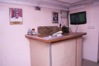 Maxton Suites Magodo