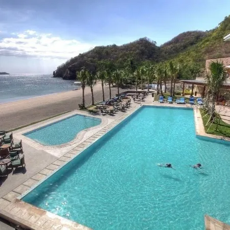 Pico de Loro Hamilo Coast Guest House