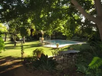 Happy Lands Farmstay Hotels in Sunland