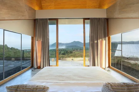 Seven Havens Residence Отели рядом с достопримечательностью «Selong Belanak Beach»