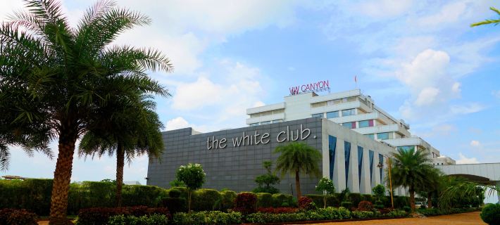 Vw Canyon Hotels in Raipur