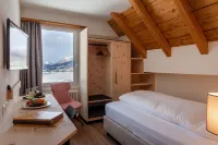 Hotel Waldhaus am See Hotels near Engadine