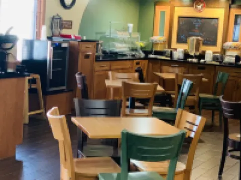 AmericInn by Wyndham Kewanee Hotels in Henry County