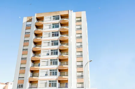 Residencial Jardim da Amadora Отели в г. Алфражиде