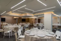โรงแรมซลี รีฟอร์มา อินซุเรนเทส - 4 ดาว