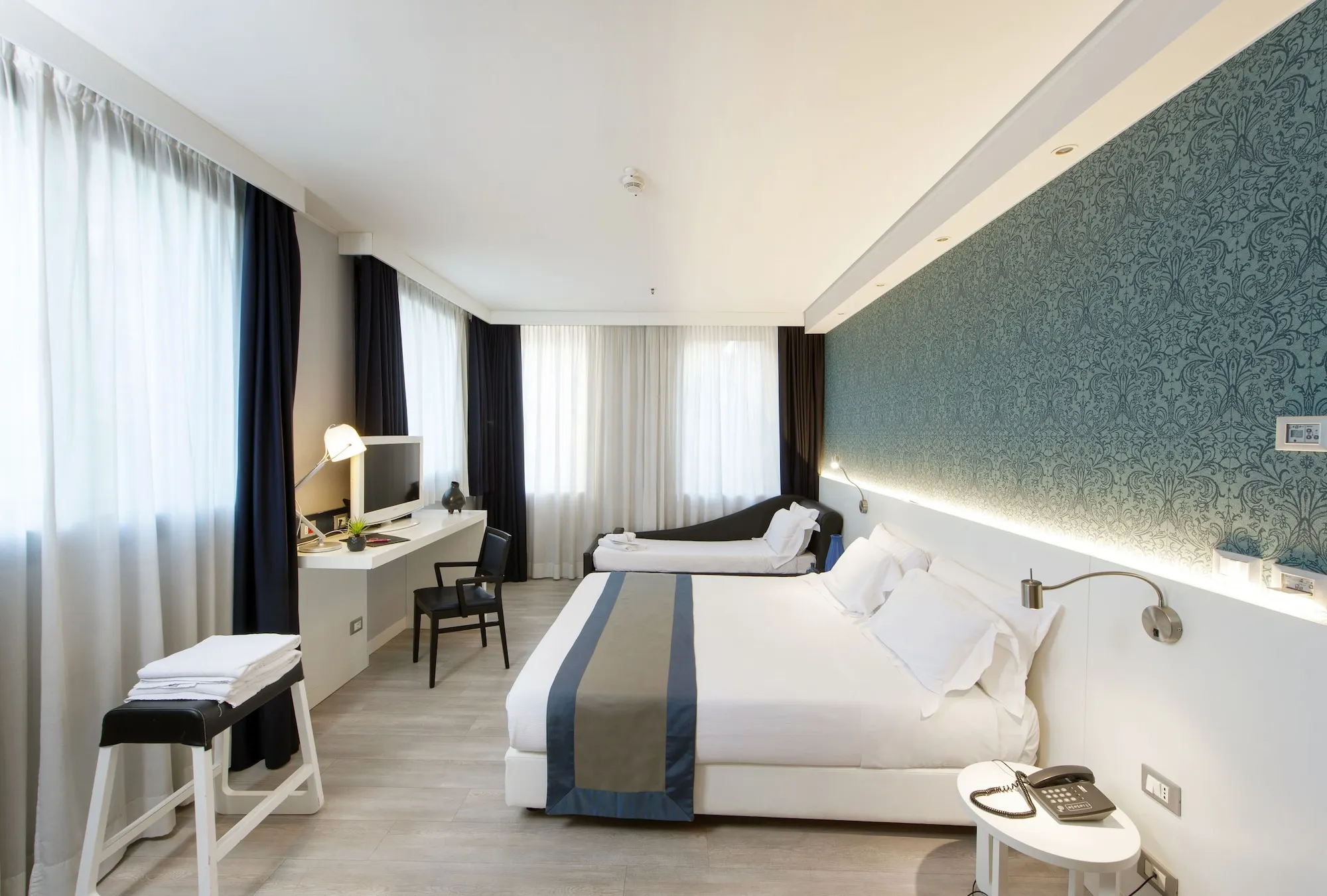 Neo Hotel Rooms Photos