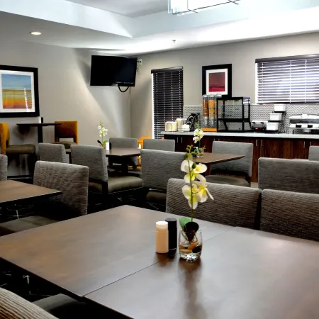 Best Western Plus Gateway Inn  Suites