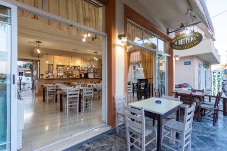 Galini Apartments Отели рядом с достопримечательностью «Anissaras Main Beach»