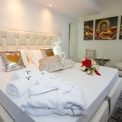 J'Me Boutique Hotel - Adults Only Отели рядом с достопримечательностью «Улица им. Мануэля Димеха»