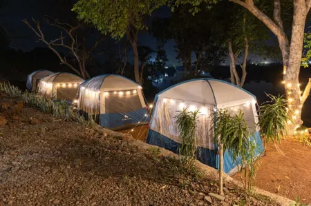 Campistaan Vakan Отели в г. Райгад