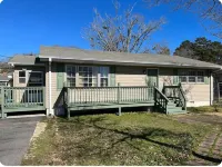 Betty's Place Charming 2-bedroom house in Oneonta with WiFi Close to Restaurants