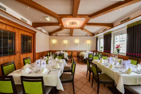 Hotel & Gasthof Richard Held Отели в г. Визент