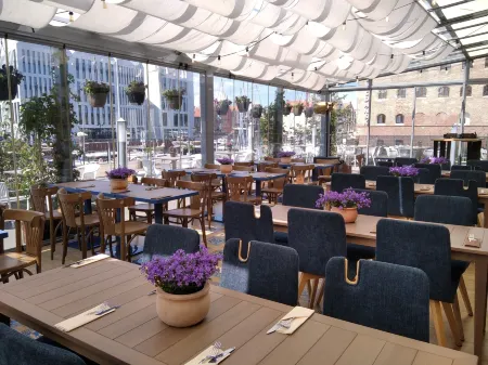 Hotel Marina Club Old Town View Отели рядом с достопримечательностью «Длинный Рынок»