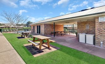 Potters Apartments